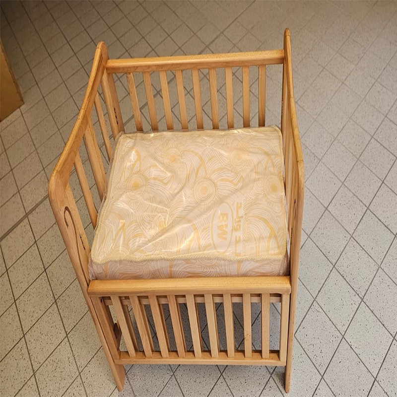 KLEINE BABY SCHAUKELBETT