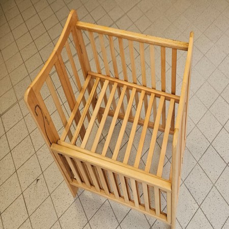 KLEINE BABY SCHAUKELBETT