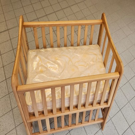 KLEINE BABY SCHAUKELBETT